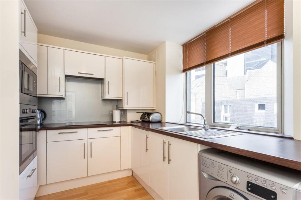 Chapel Street 42B First Floor 1-Bedroom Apartment, Aberdeen City Center Kültér fotó